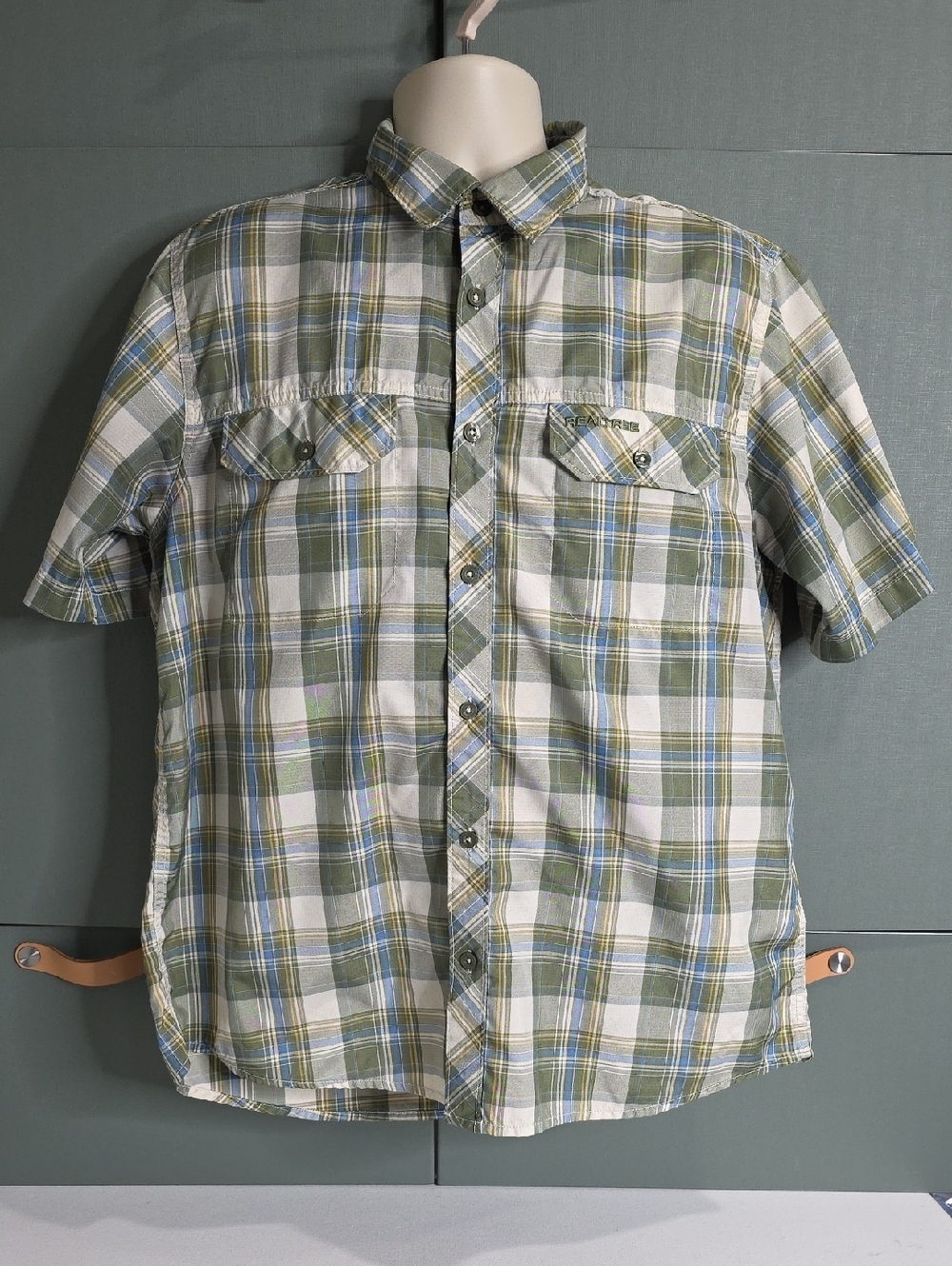 762 Realtree Men's Plaid Vented Performance Fishing Guide Shirt - Size L (42/44)